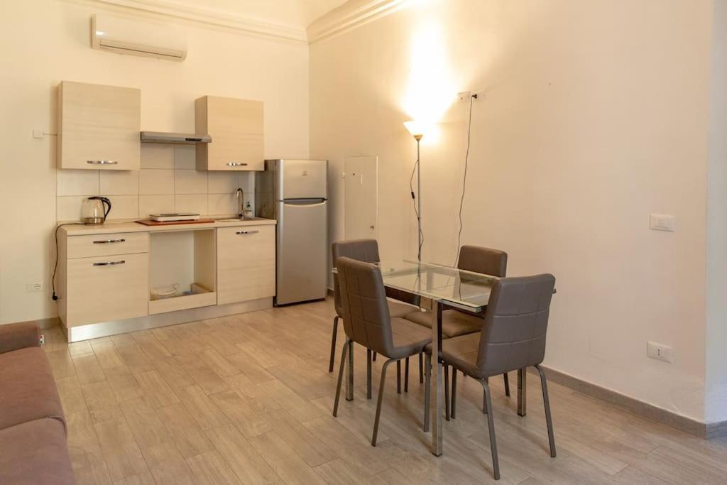 Beautiful Apartment In Quite Area Florens Exteriör bild