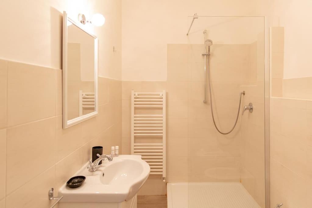 Beautiful Apartment In Quite Area Florens Exteriör bild